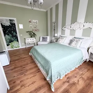 Mami Guest house